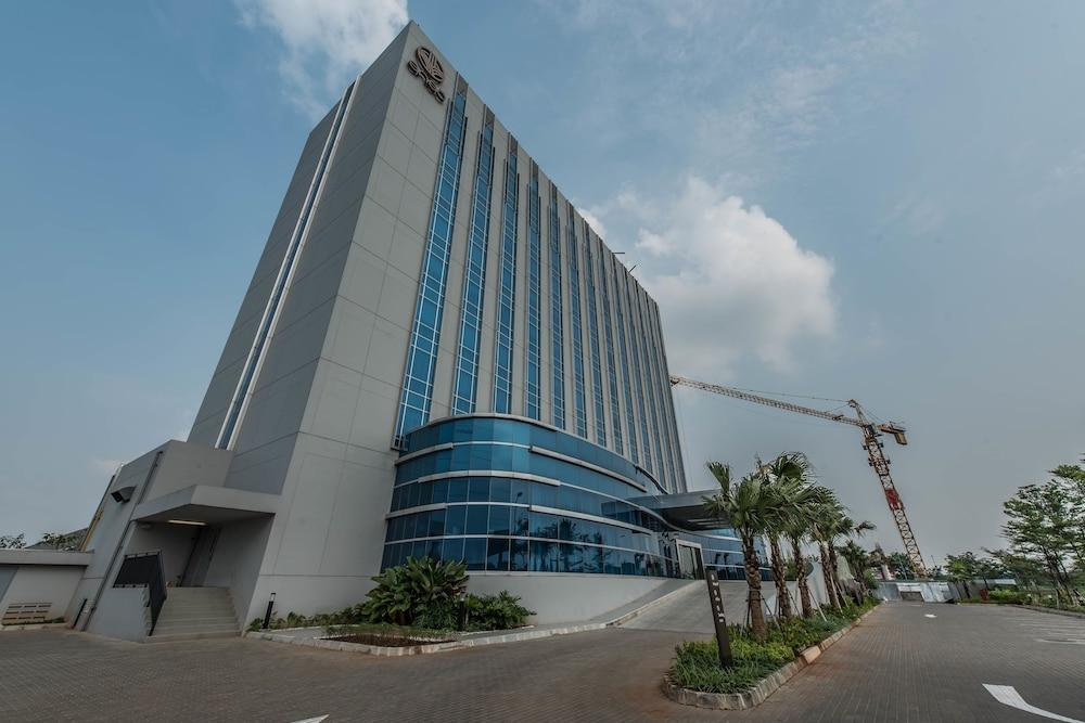 Enso Hotel Cikarang Esterno foto